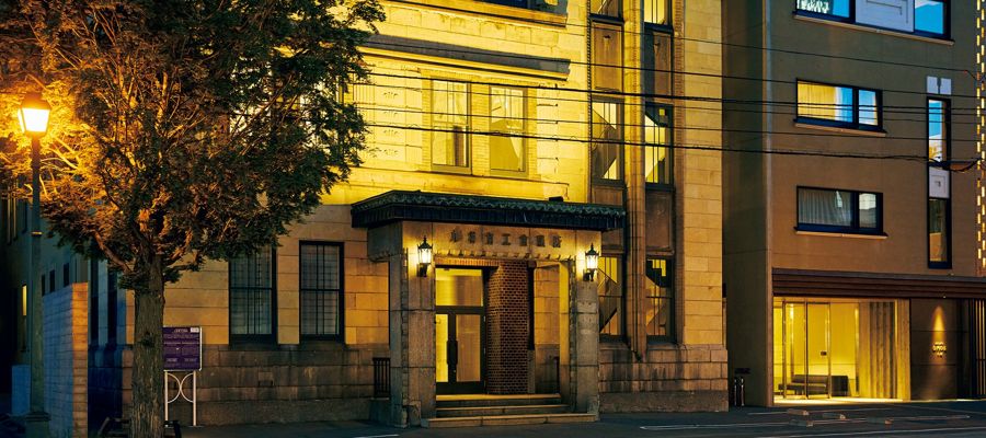 OMO5 Otaru · former bank building